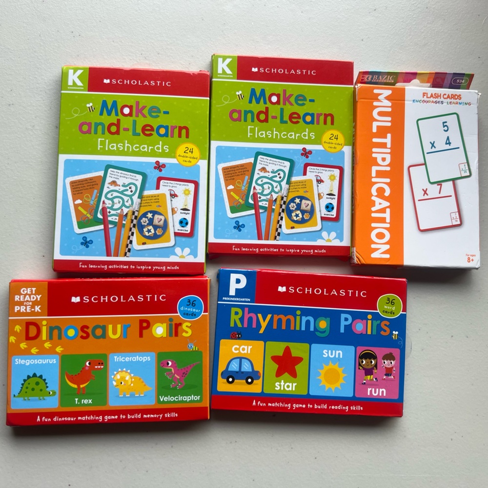 Scholastic Learning Flashcards Set - Red, Green, Blue
